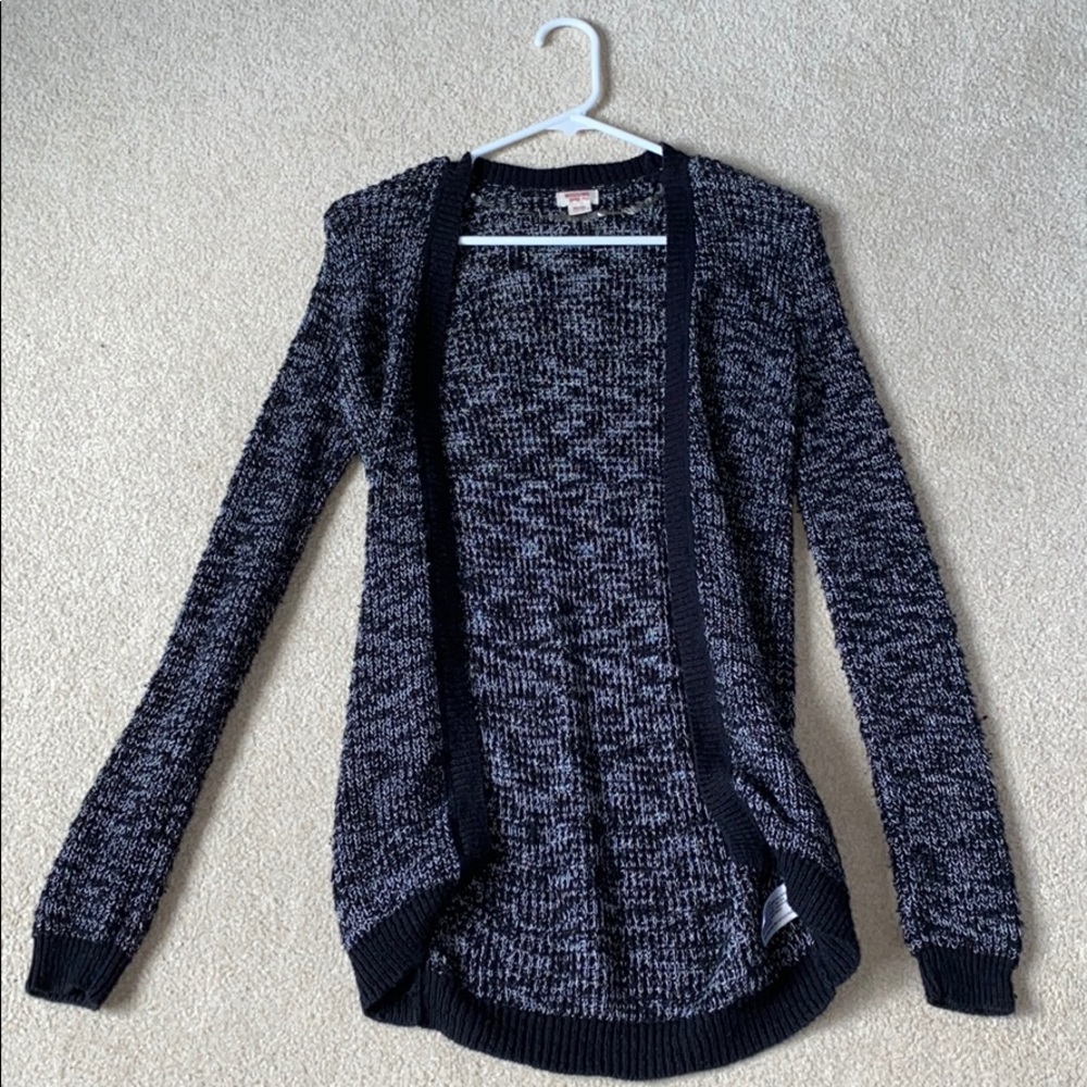 Cardigan sweater